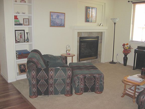 3rd image of 1736 Parkdale Cir