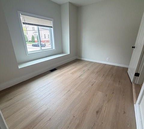 5th image of 41 Carter St