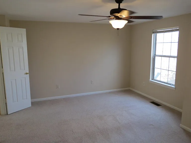 2208 Wimbledon Cir — Photo 22