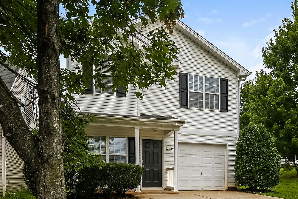 3 bed, 2.5 bath, 1188 sqft, $1,815 — Photo 4
