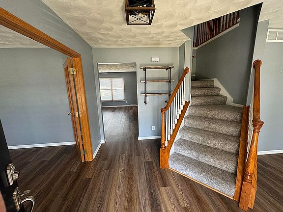 Foyer 7'x9'