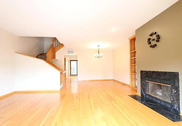604 S Loomis St — Photo 4