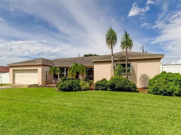 14049 Yacht Club Blvd, Seminole, FL 33776