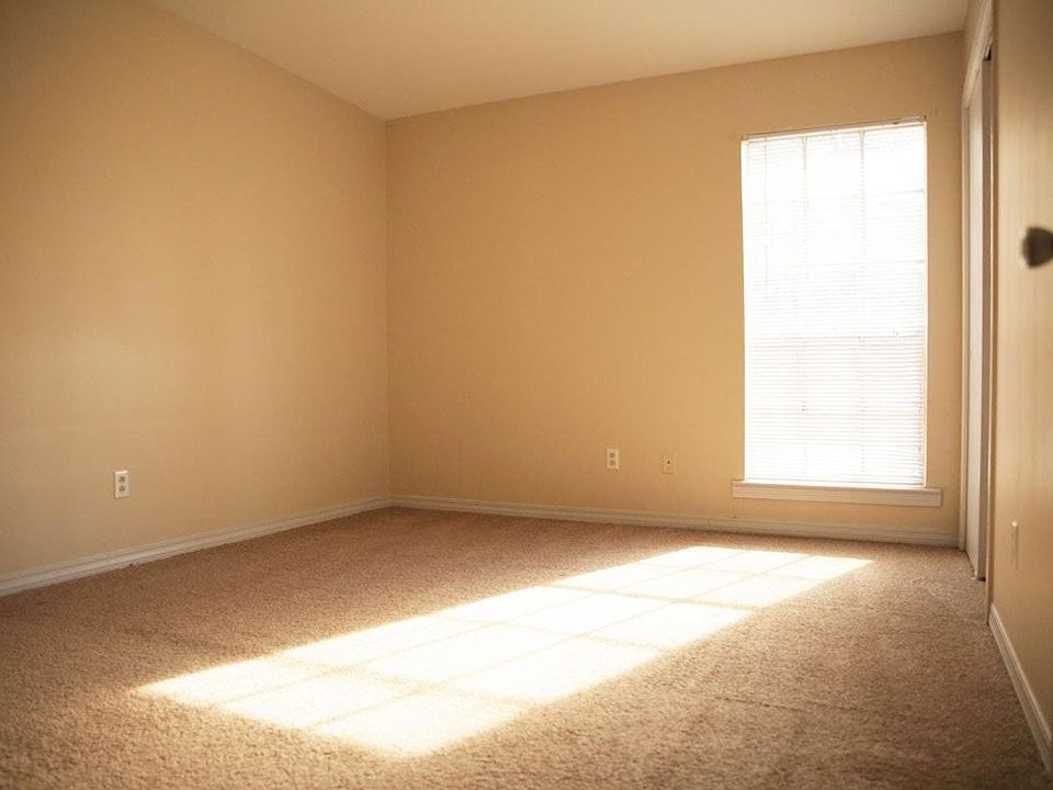 Bedroom 1 (with half bath)