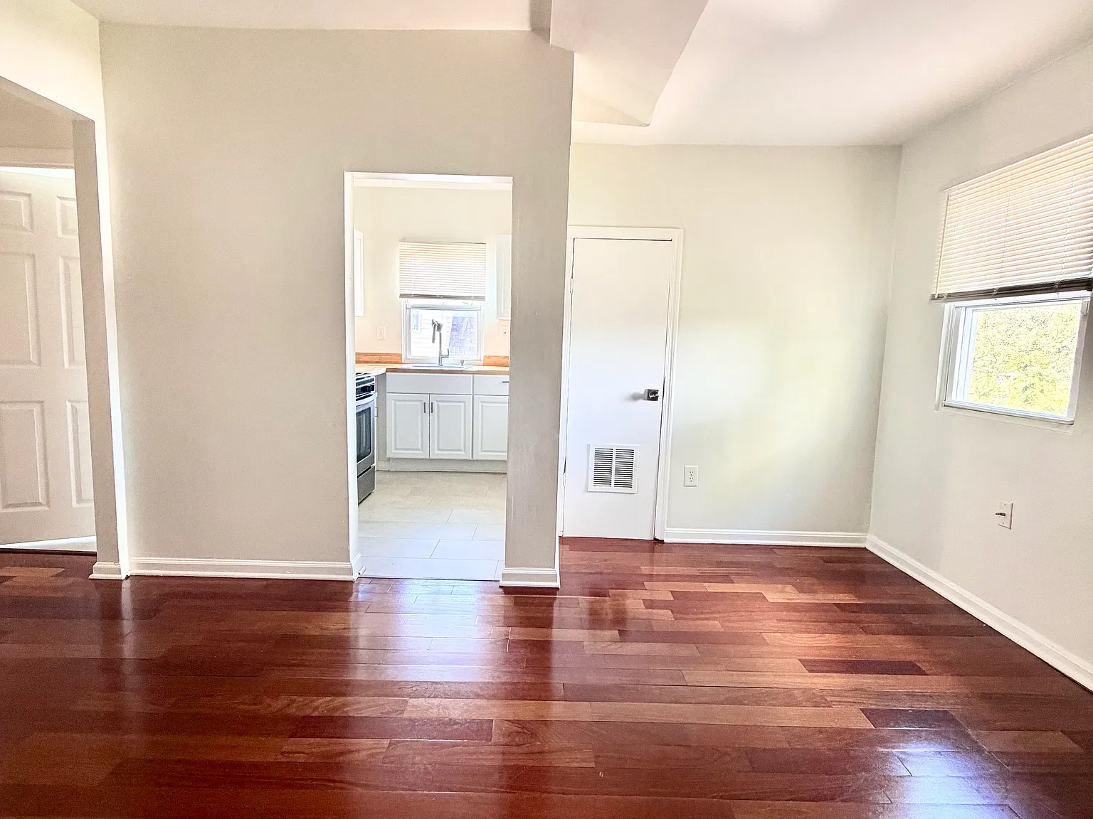 2 bed, 650 sqft, $1,200 — Photo 2
