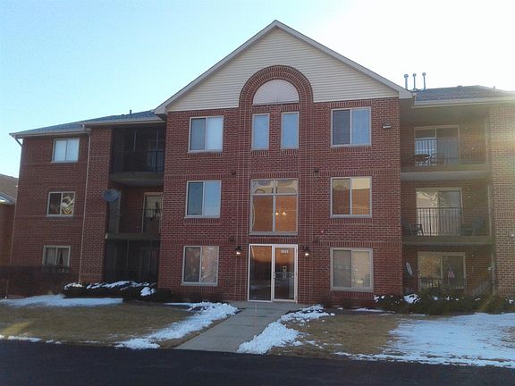 2nd image of 6955 Heritage Cir #3-1D