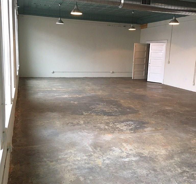2nd image of 112 N Main St APT A