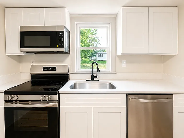 113 Depot St — Photo 5