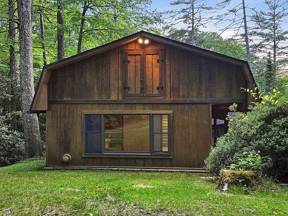 3rd image of 1217 Cullasaja Drive