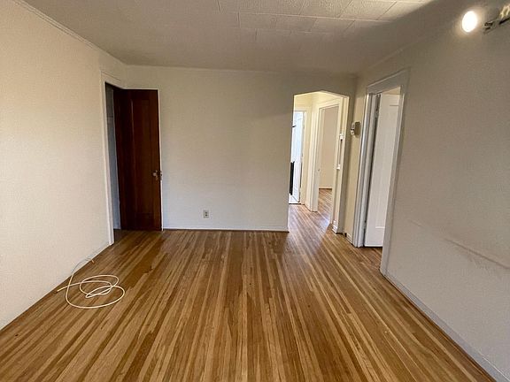 4th image of 1170 Kenmore Ave #4