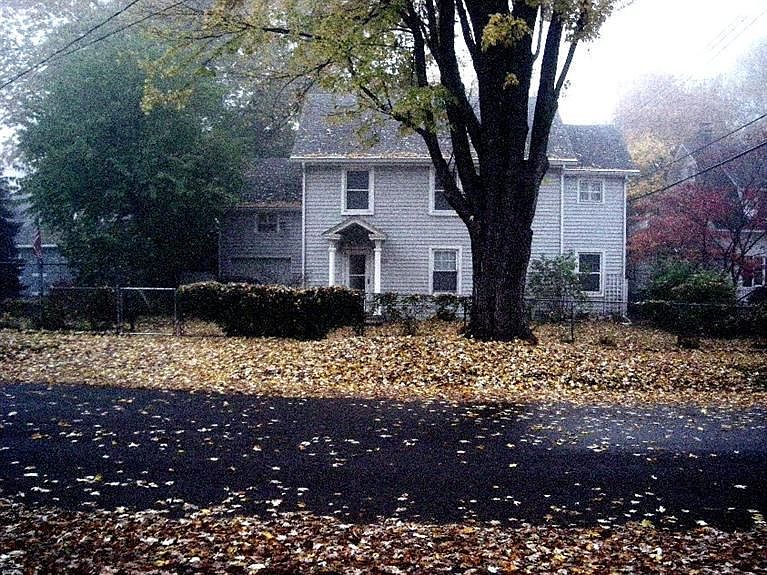 1st image of 903 Pearl St