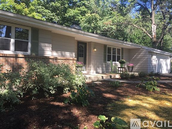 2nd image of 4225 E Saturn Dr