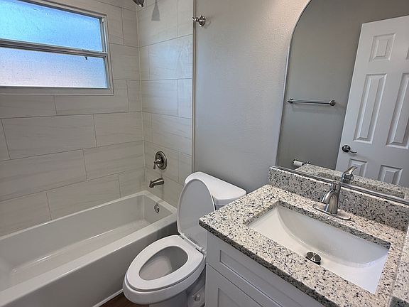 4th image of 1310 La Gorce Dr