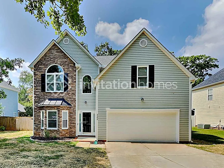 2308 Kingstree Dr — Photo 1