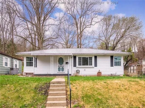 1103 Ridge Dr, South Charleston, WV 25309