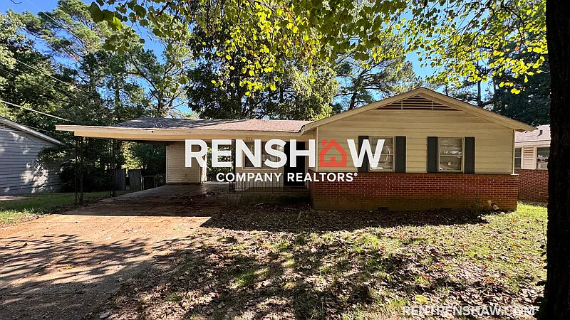 3 bed, 1.0 bath, 1001 sqft, $1,195 — Photo 2