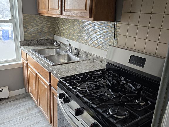 4th image of 117 Perry St APT 1