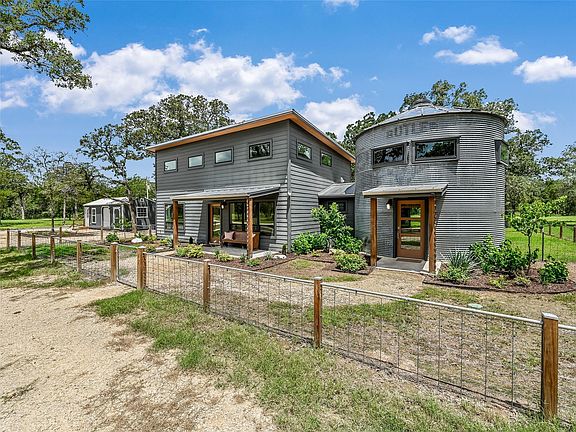 4th image of 226 Stolle Ln