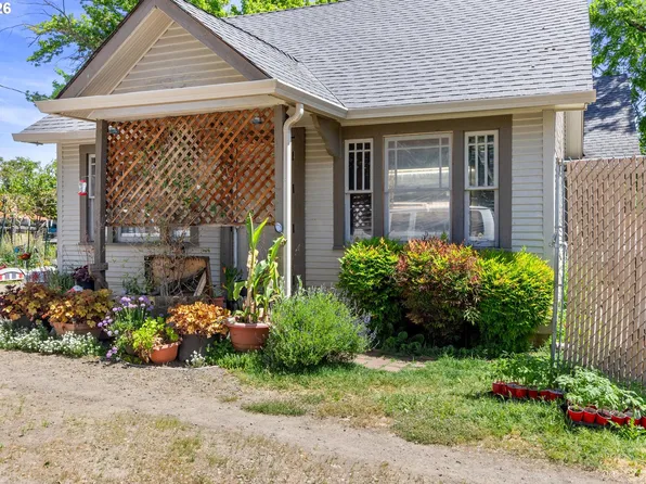 1225 W Main St, Medford, OR 97501