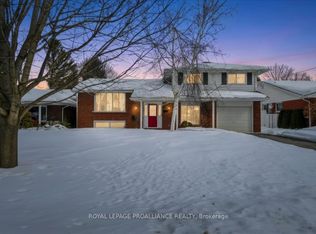 15 Thorncliffe Dr, Belleville, ON K8P 4L3