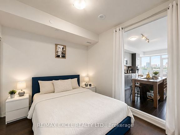 5th image of 330 Richmond St W #1010