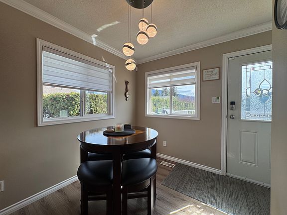 5th image of 2176 Merritt Ave