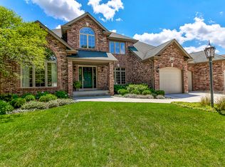 1521 Ridgewood Cir, Downers Grove, IL 60516