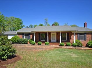 3551 Vienna Dozier Rd, Pfafftown, NC 27040