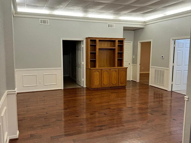 105 Lyndon Dr — Photo 1