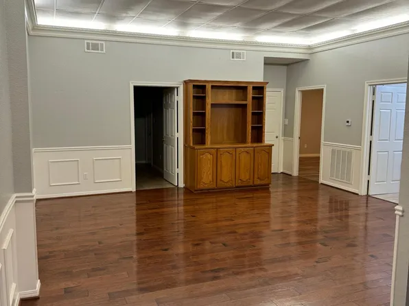 105 Lyndon Dr, Woodway, TX 76712