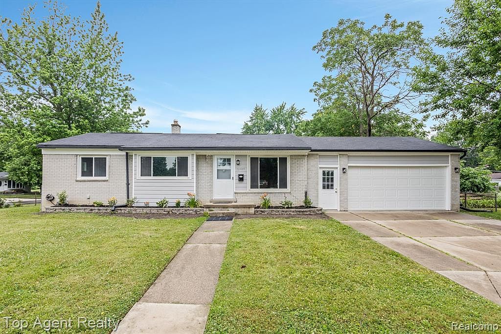 22809 Dale Allen St, Clinton Township, MI 48035 Zillow