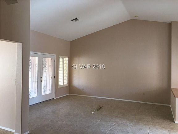 3rd image of 2625 Highvale Dr
