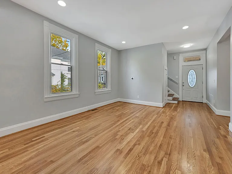 5021 Ravenna St — Photo 4