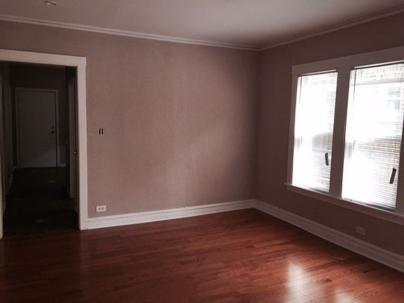 3rd image of 1409 N Menard Ave