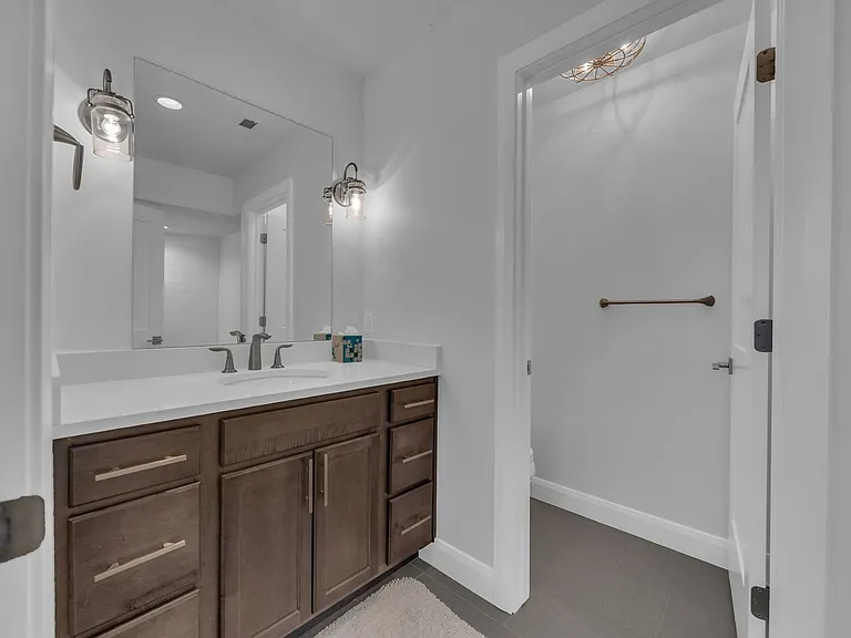 1072 W Cattail Ct — Photo 18