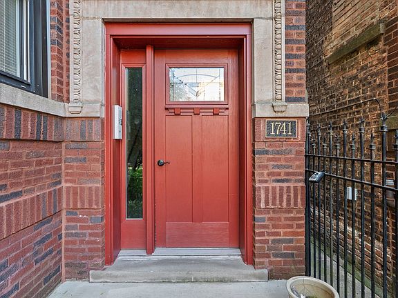 2nd image of 1741 W Albion Ave APT G