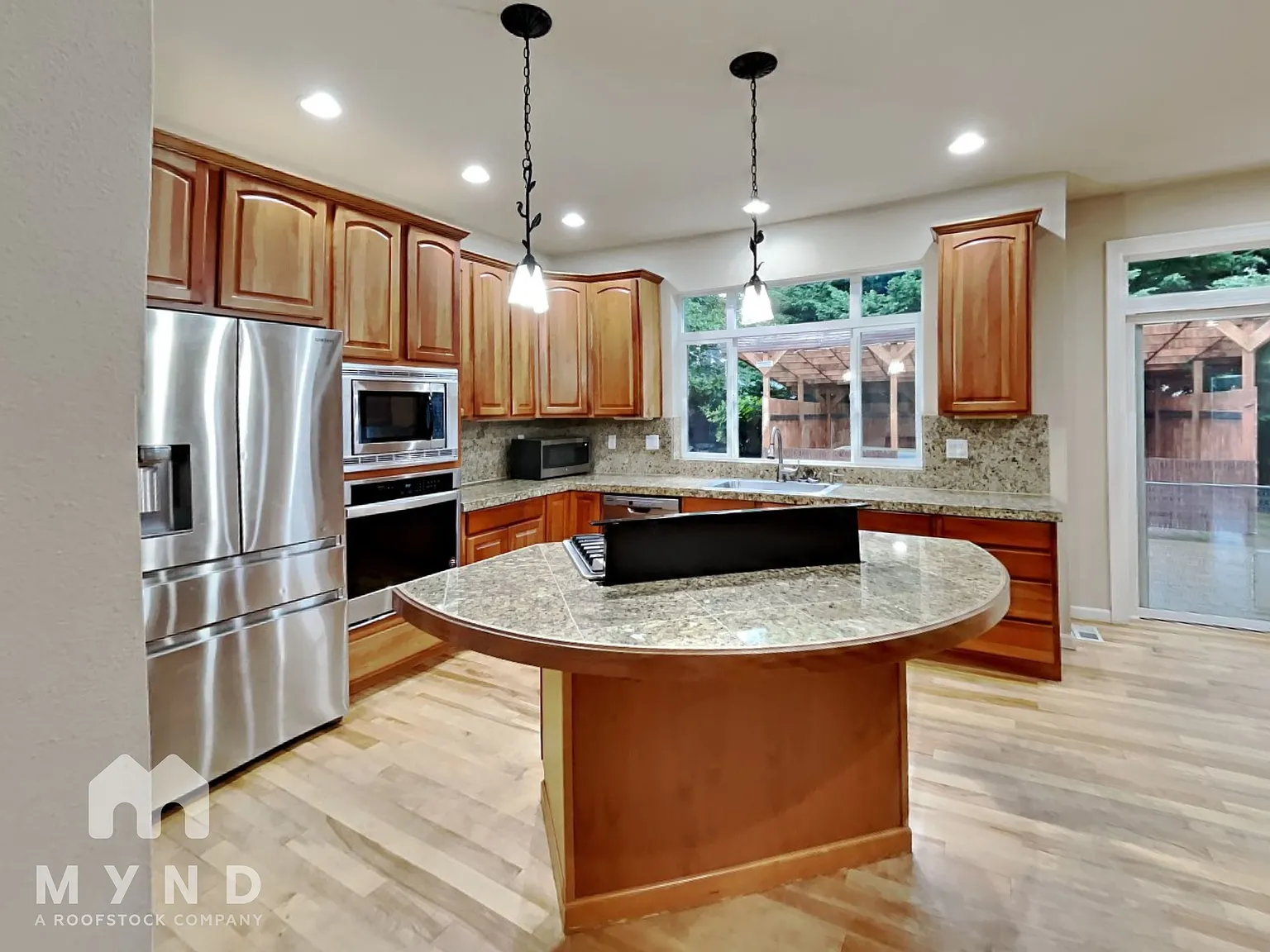 4 bed, 2.5 bath, 3100 sqft, $4,995 — Photo 3