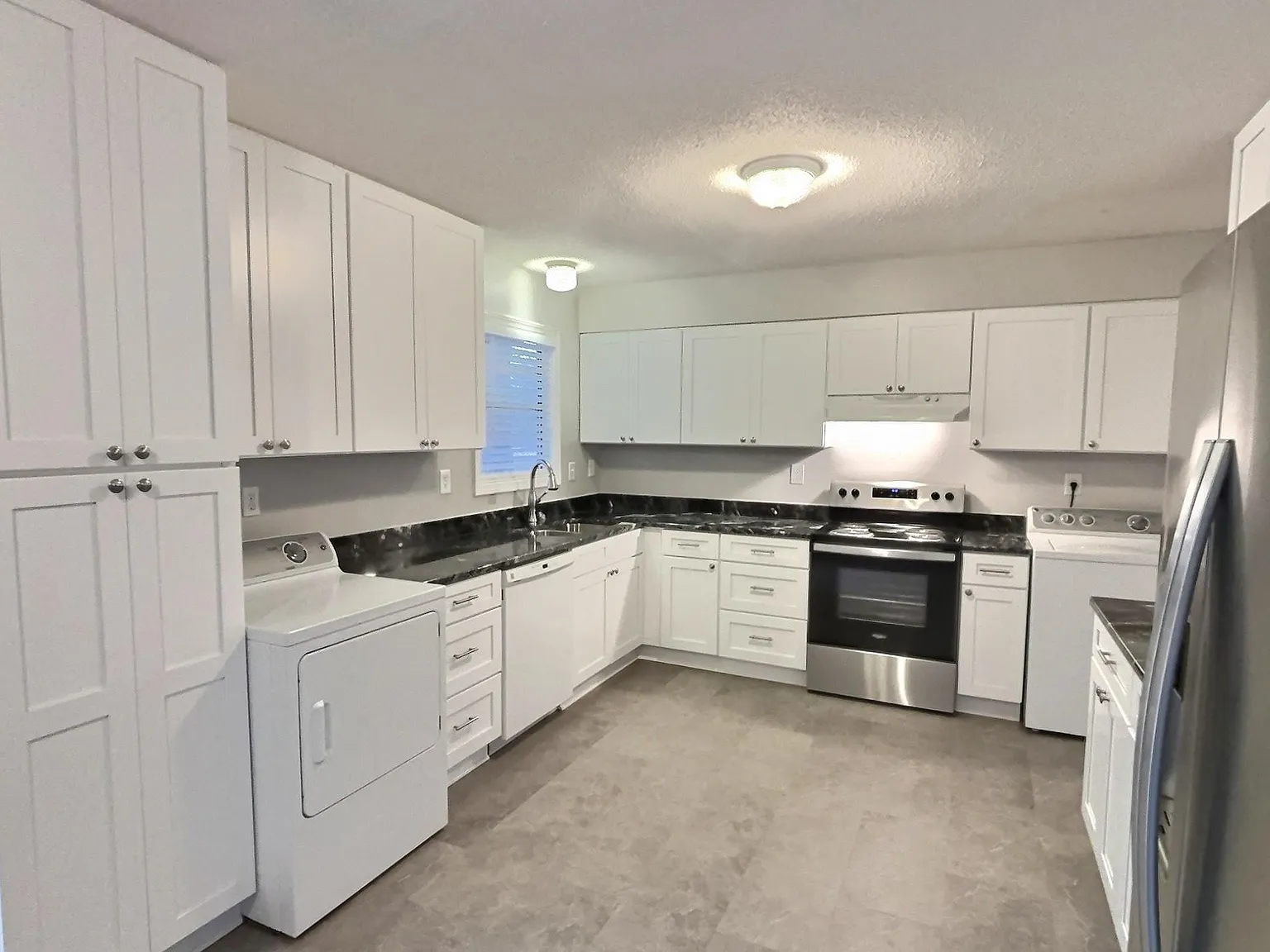3 bed, 1.5 bath, 1091 sqft, $1,850 — Photo 4