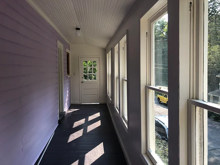 910 Orient St — Photo 12