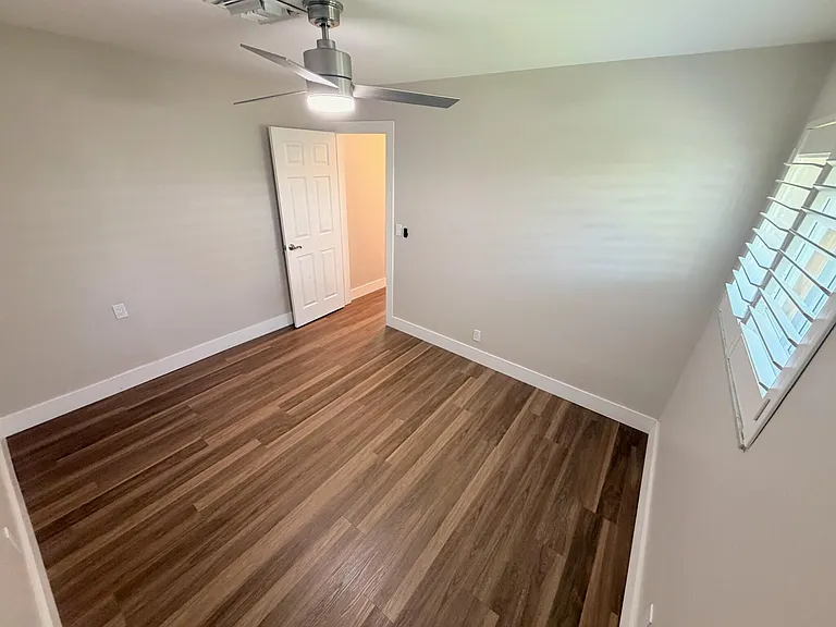 1390 NW 4th St — Photo 20