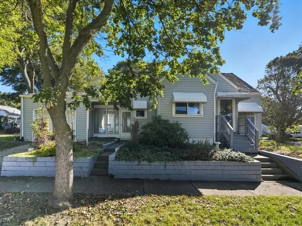 1825 9th St SW, Akron, OH 44314