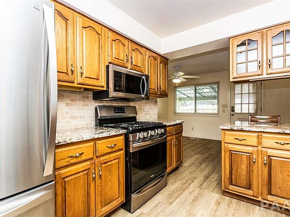 3rd image of 2710 W Gilbert Ave