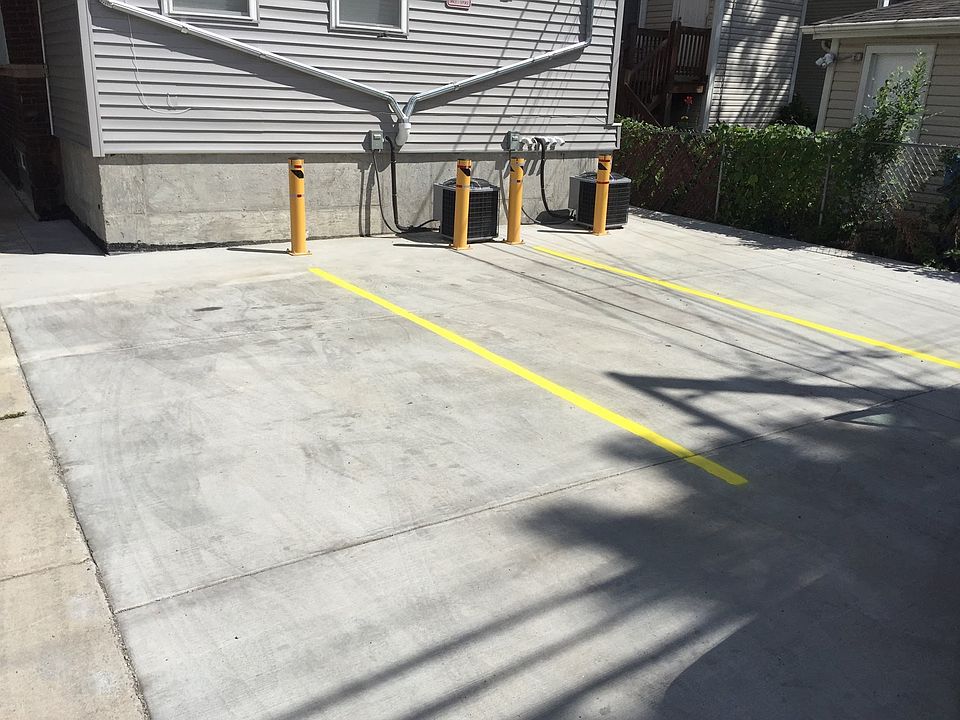 1st image of 3565 W Wolfram St