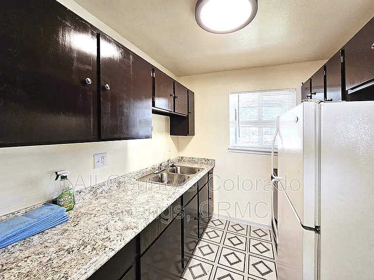 1129 Cree Dr #C — Photo 5