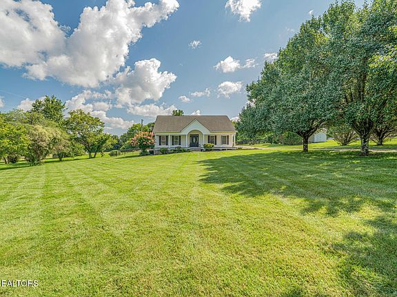 4th image of 6623 Brackett Rd