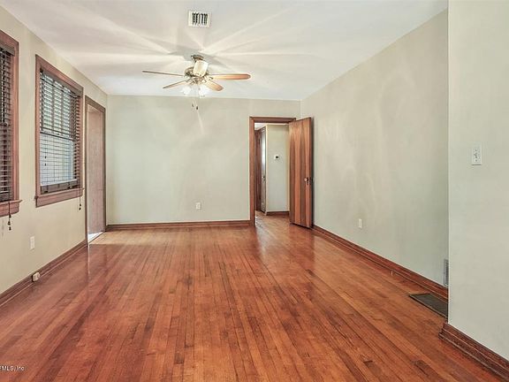 4th image of 4526 Birchwood Ave