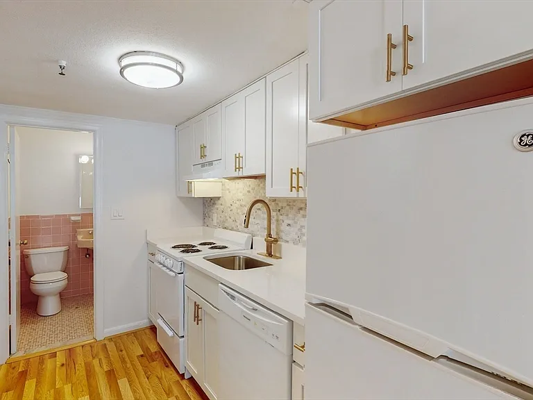 513 Beacon St #3 — Photo 12