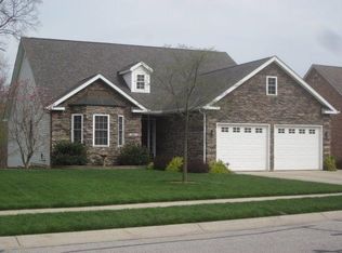 3202 Kestrel St, Valparaiso, IN 46383