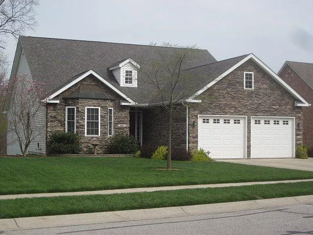 3202 Kestrel St photo 1