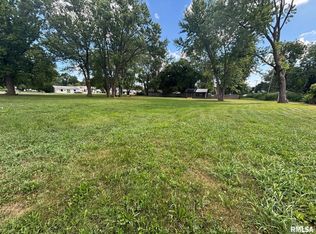 2102 E Black Ave, Springfield, IL 62702